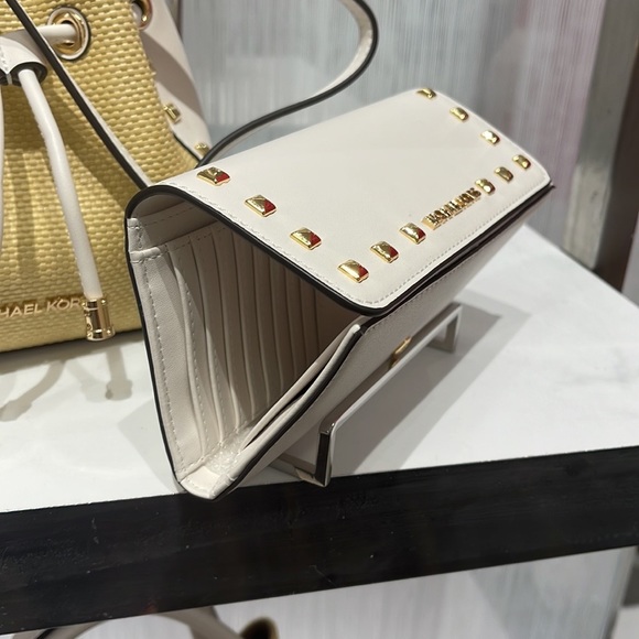 MICHAEL KORS JET SET TRAVEL LADY LARGE TRIFOLD  NON-VEGAN LEATHER WALLET 

NWT - Picture 14 of 16